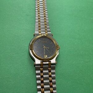 Vintage Gucci 9000M Black Dial Quartz Unisex 16cm watch From JAPAN